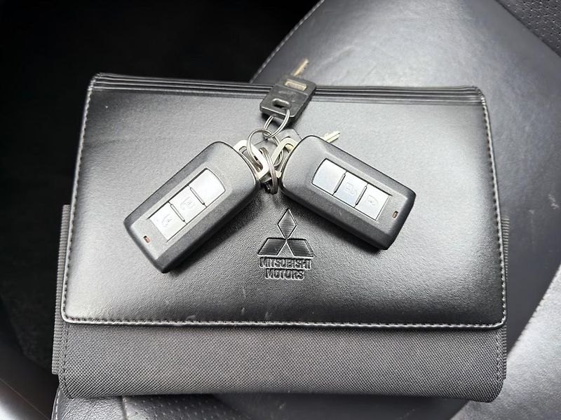 Mitsubishi Outlander 2.2 DI-D 4x4 automat, navigace - fotka 25 z 27