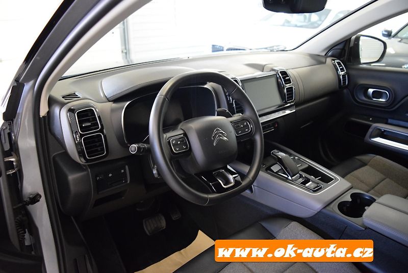 Citroën C5 Aircross HYBRID 225 ě-EAT8 165 kW-DPH - fotka 25 z 68
