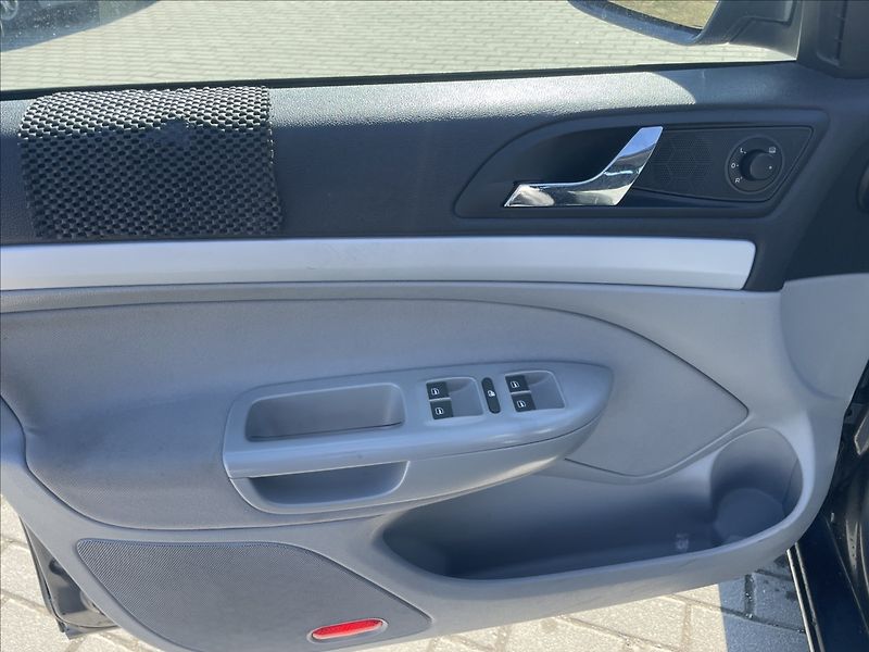 Škoda Octavia 2,0 TDi 103kw CFH Euro5 - fotka 21 z 32