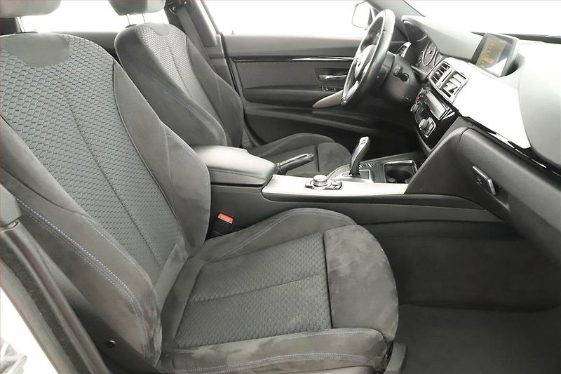 BMW Řada 3 (2016) 320d GT, 4X4, Automat - fotka 7 z 18