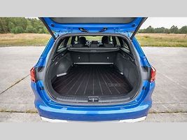 Mezi levnými vozy s velkým kufrem jsou kombíky, SUV i osobní dodávka.