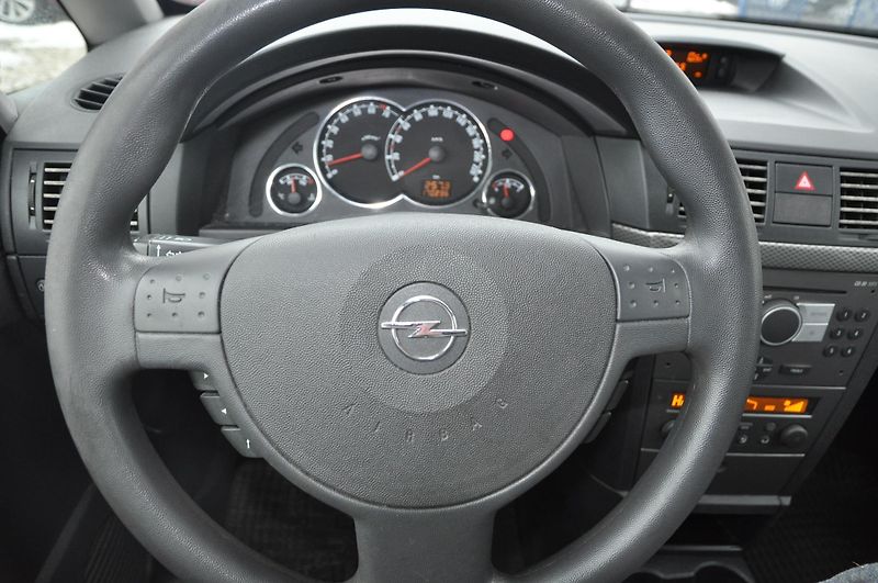Opel Meriva 1.4i 16V 66kW - fotka 11 z 12