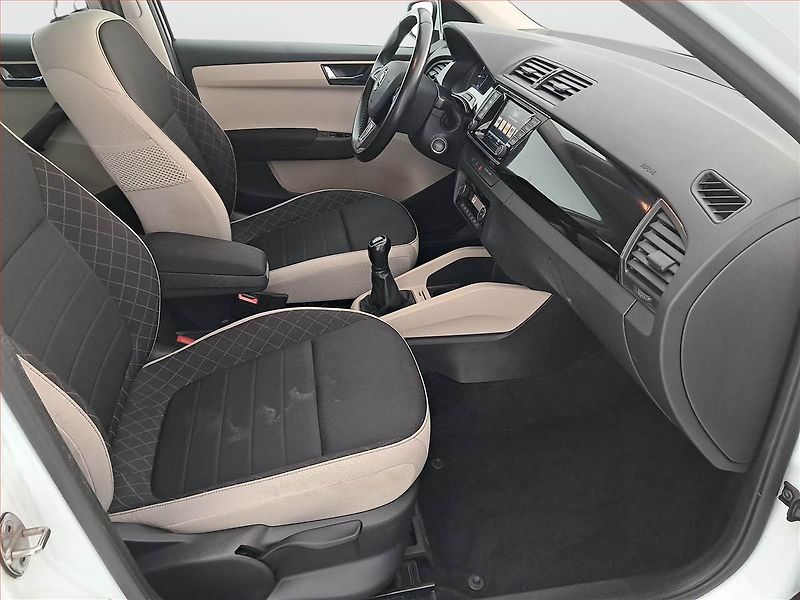 Škoda Fabia (2018) Style 1.0 TSI, Tempomat - fotka 9 z 19