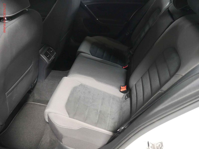 Volkswagen Golf (2014) 1.4 TSI, ČR, AC, výhřev sed. - fotka 10 z 25