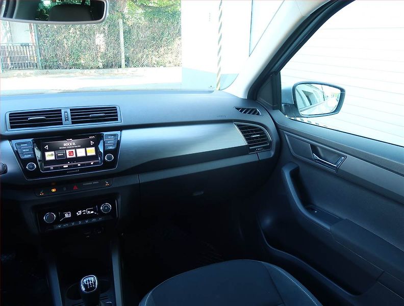 Škoda Fabia (2019) Style Plus 1.0 TSI, ČR,1.maj - fotka 8 z 20