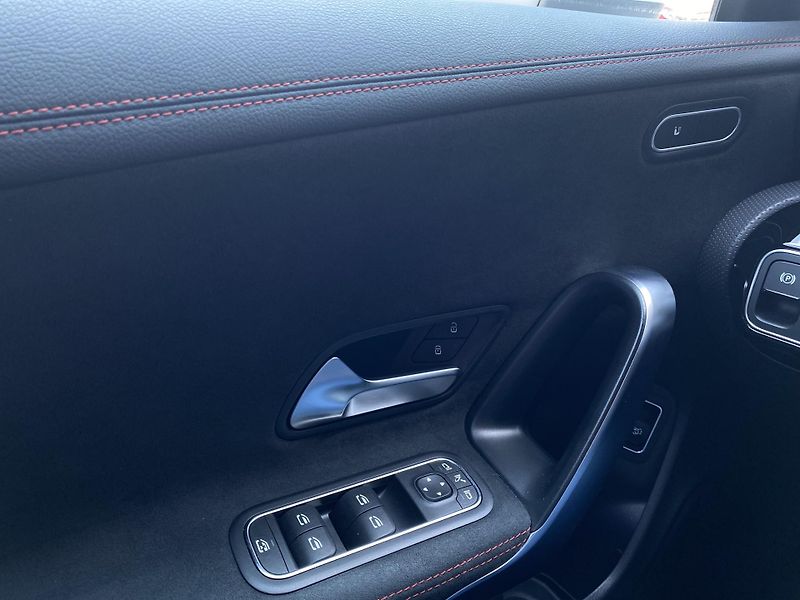 Mercedes-Benz CLA 180 d Shooting Brake - fotka 18 z 28