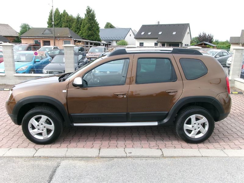Dacia Duster (2010) 1,6 16V 4x4 KLIMA TAŽNÉ ALU - fotka 7 z 30