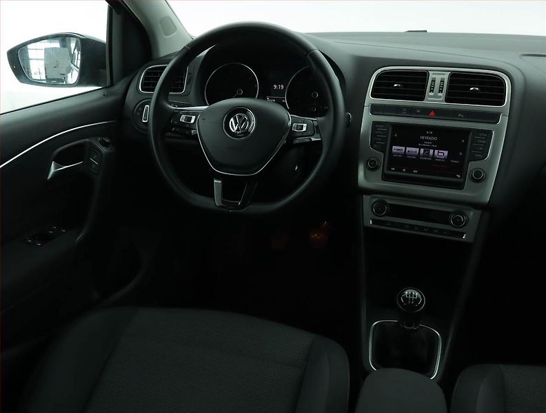 Volkswagen Polo (2014) Highline 1.2 TSI, Serv.kniha - fotka 7 z 15