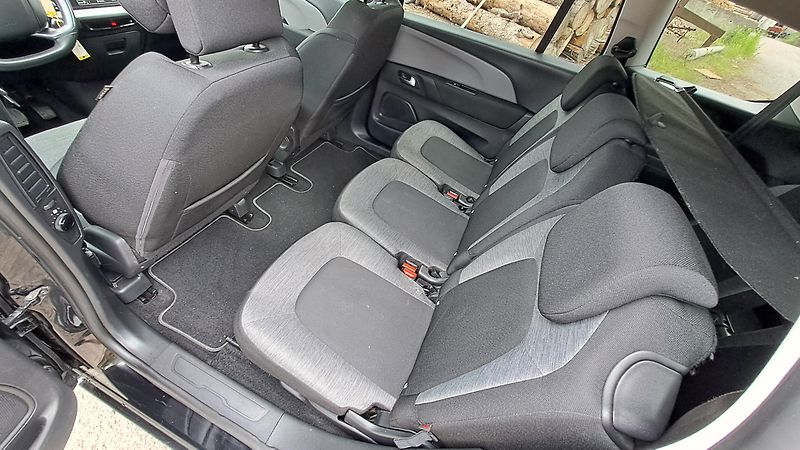 Citroën Grand C4 SpaceTourer 1.5 BlueHDi 130 S&S 7 míst - fotka 13 z 24