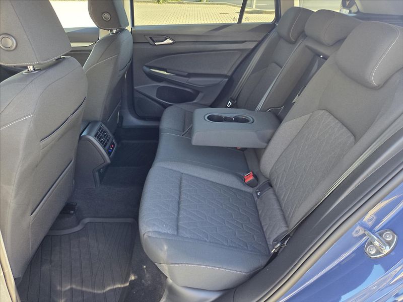 Volkswagen Golf 2,0 TDi 110kW DSG Tov.záruka Č - fotka 10 z 19