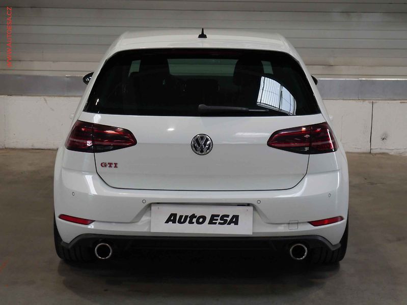 Volkswagen Golf (2019) 2.0TSI, GTI, DSG - fotka 5 z 20
