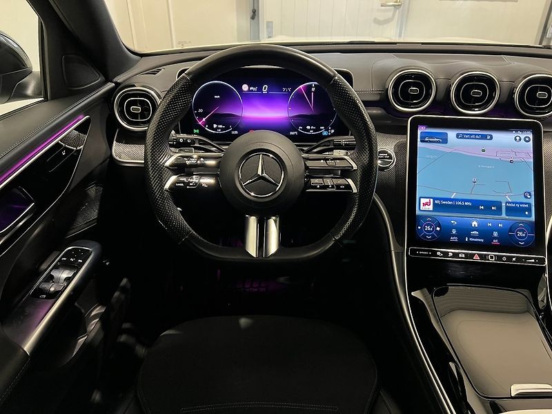 Mercedes-Benz Třídy C 300e AMG Night Kamera Distro - fotka 11 z 18