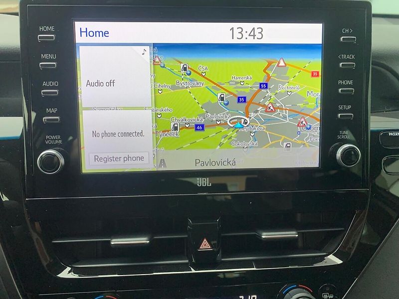 Toyota Camry 2,5 Hybrid Executive VIP - fotka 26 z 38