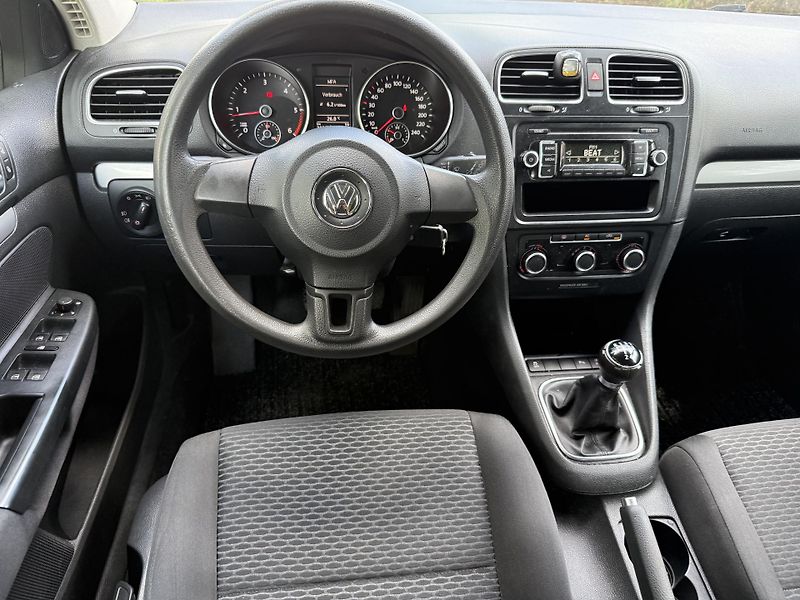 Volkswagen Golf 1,6TDI 77kW Klimatizace - fotka 15 z 18