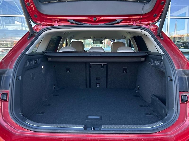 Volkswagen Passat (2025) 2.0 TDI 7DSG 4MOTION Elegance - fotka 14 z 35