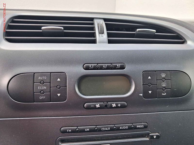 Seat Leon (2009) 1.4 TSi, Tempo, park. čidla - fotka 17 z 18
