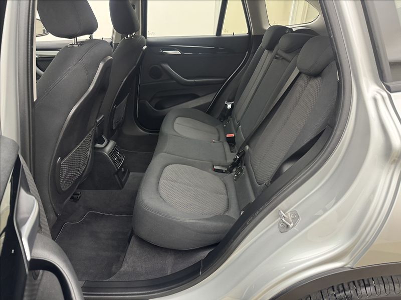 BMW X1 2,0 18d AUTOMAT SERVIS ČR - fotka 39 z 44