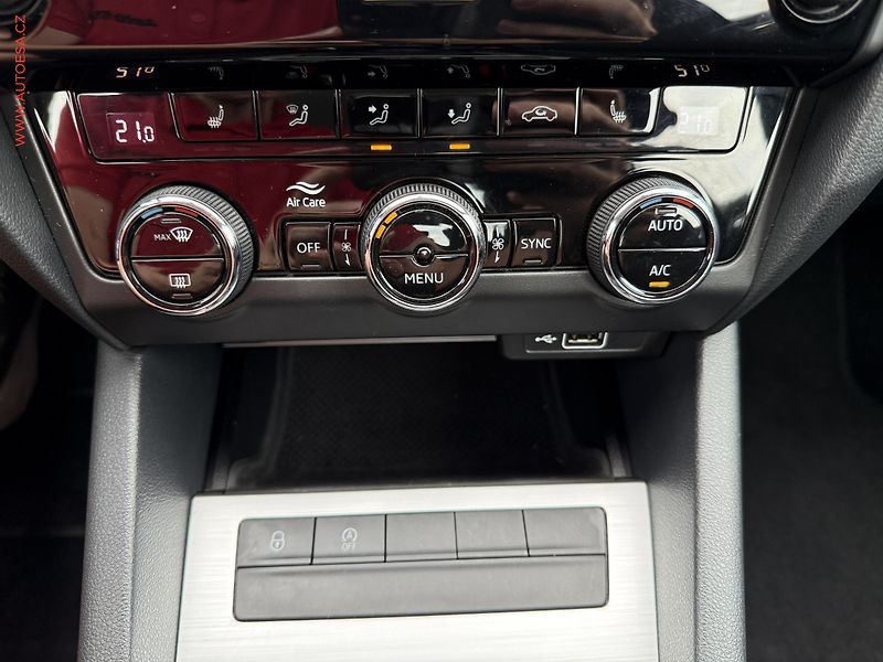Škoda Octavia (2019) 1.6 TDi, ČR, Ambition - fotka 17 z 17