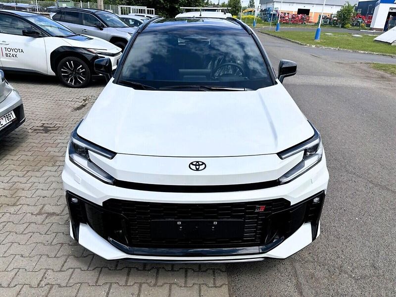 Toyota RAV4 2,5 GR SPORT AWD - fotka 2 z 10
