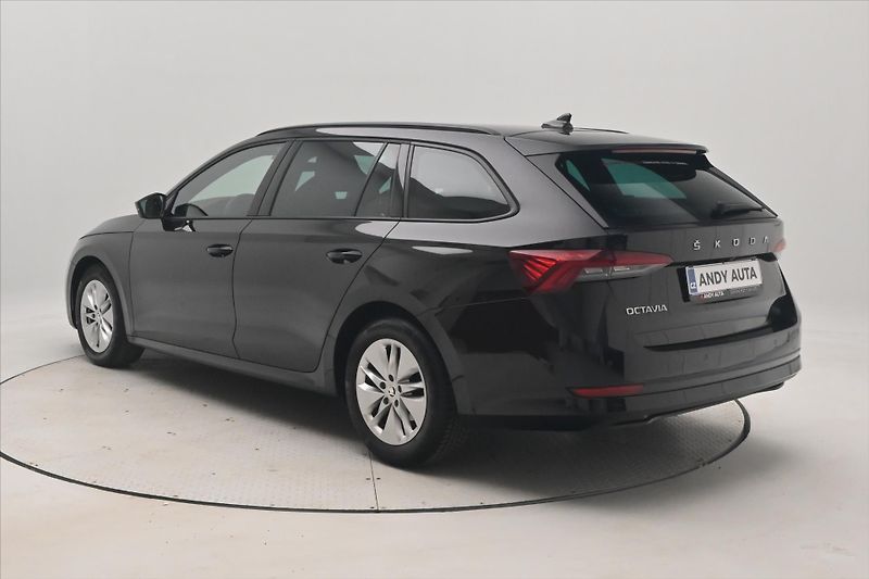 Škoda Octavia 2,0 TDI 110 kW DSG Sportline Z - fotka 7 z 30