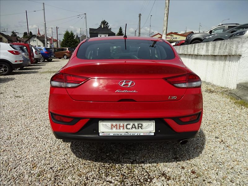Hyundai i30 1,4 T-GDi 103 kW Fastback - fotka 6 z 55