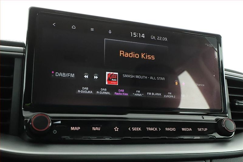 Kia Ceed (2024) 1.5 T-GDI - fotka 15 z 18