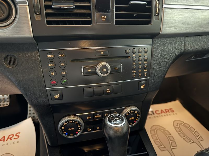 Mercedes-Benz GLK 2,2   220CDI AUTOMAT BI-XEN - fotka 14 z 31