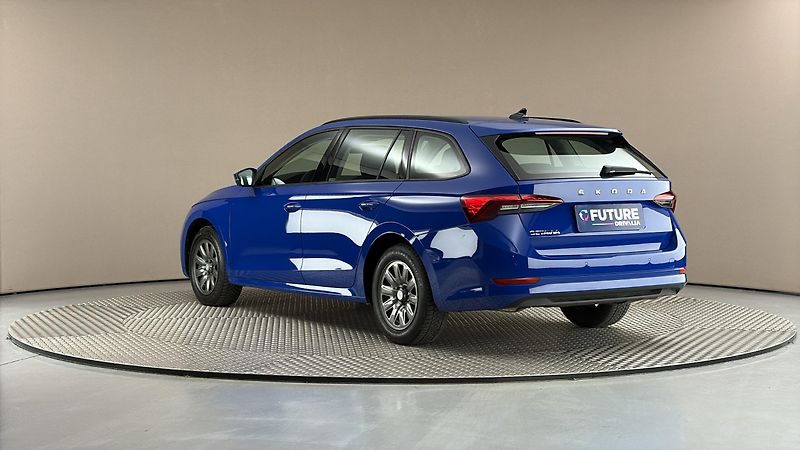 Škoda Octavia 2.0 TDI Ambition Combi - fotka 2 z 27