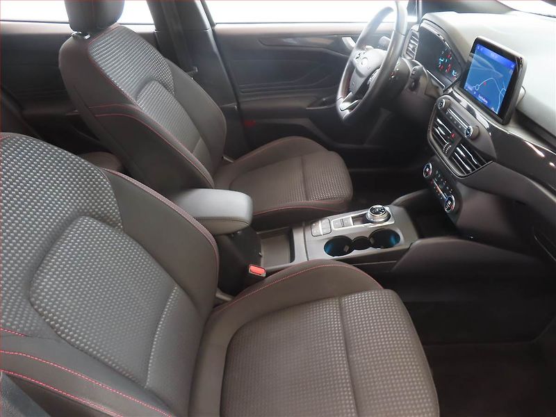 Ford Focus (2020) ST-Line 1.5 EcoBoost, Automat - fotka 9 z 14