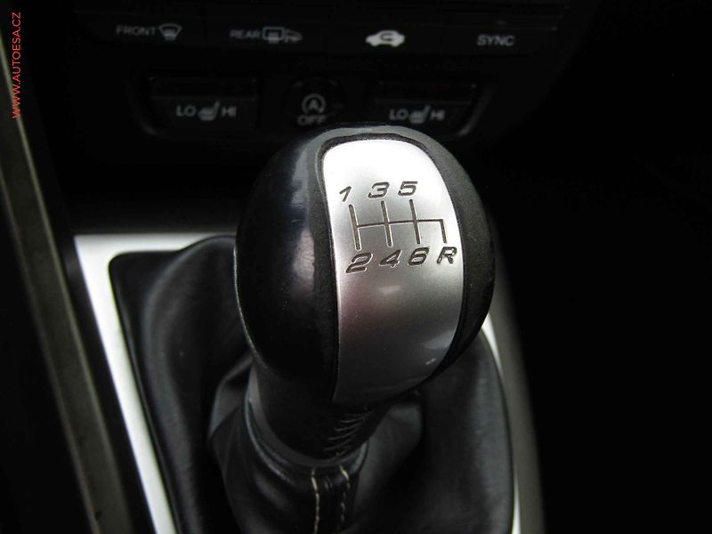 Honda Civic (2016) 1.4 i-VTEC, 2.maj, AC, kamera - fotka 17 z 20