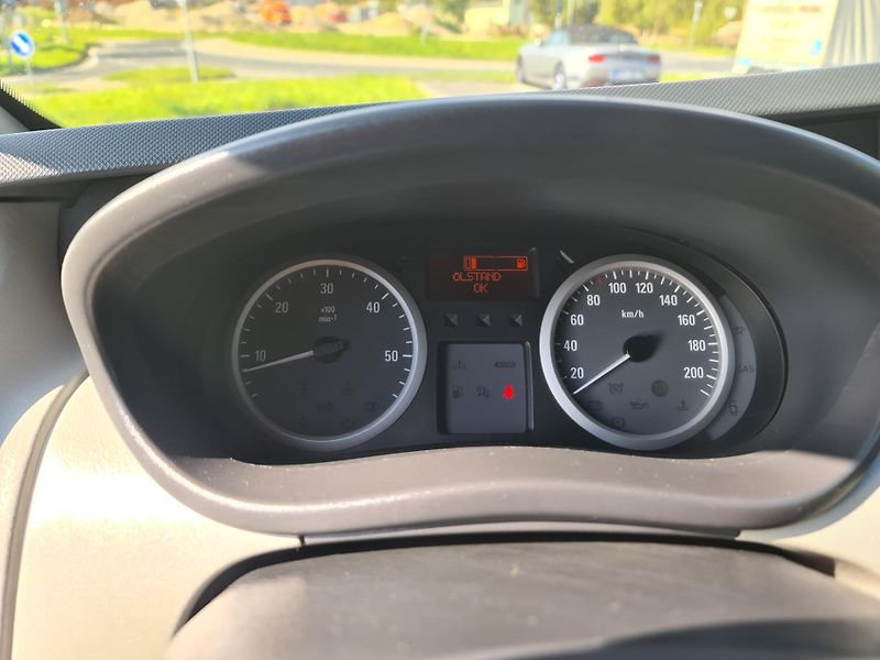 Opel Vivaro (2012) LONG 2.0 CDTi HRADEC KRÁLOVÉ - fotka 50 z 89