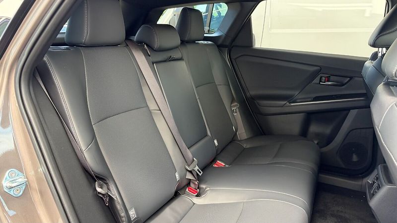Toyota bZ4X Touring Executive 74kWh AWD - fotka 10 z 19