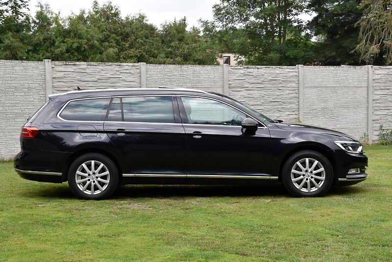 Volkswagen Passat 2.0 TDi CR HIGHLINE, NAVI, LED - fotka 2 z 50