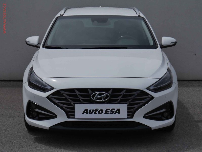 Hyundai i30 (2022) 1.5 T-GDi, 1.maj,ČR, Navi - fotka 2 z 23