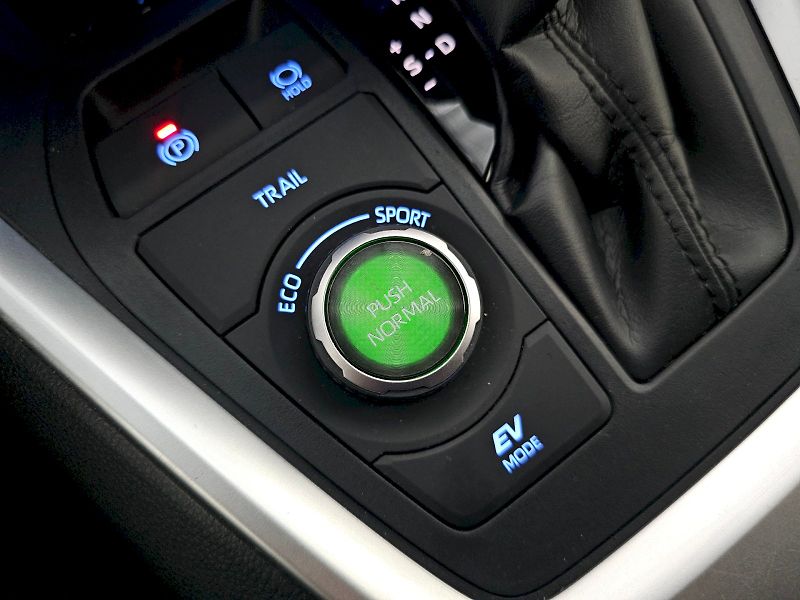 Toyota RAV4 (2021) 2.5HEV 4x4 222k JBL BLACK EDIT - fotka 22 z 34