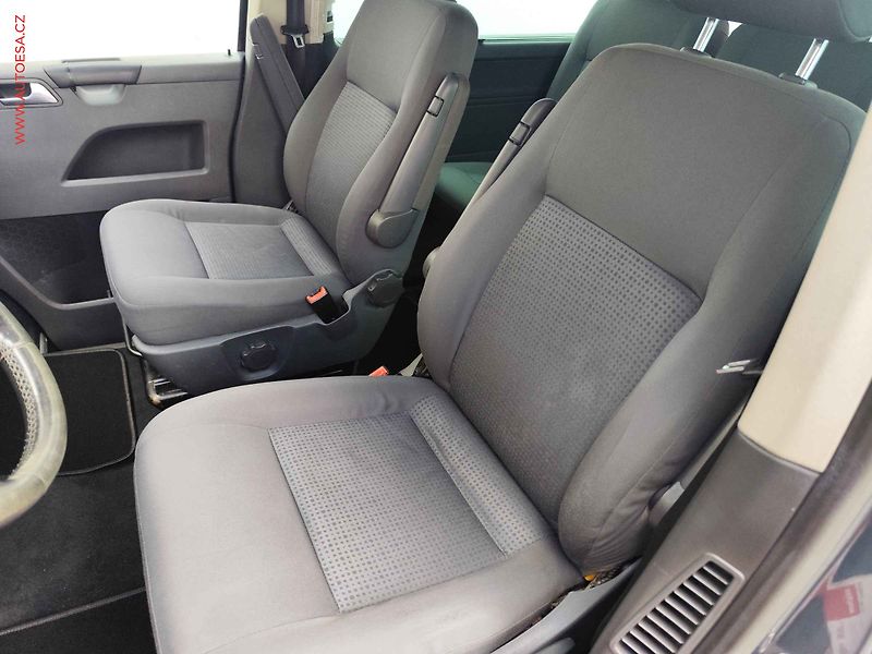 Volkswagen Caravelle (2008) 2.5TDi 8míst, AC, TZ, park - fotka 9 z 21