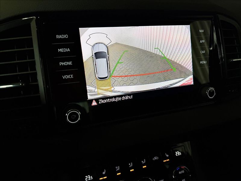 Škoda Karoq SPORTLINE 1.5TSI DSG ACC DCC - fotka 28 z 43