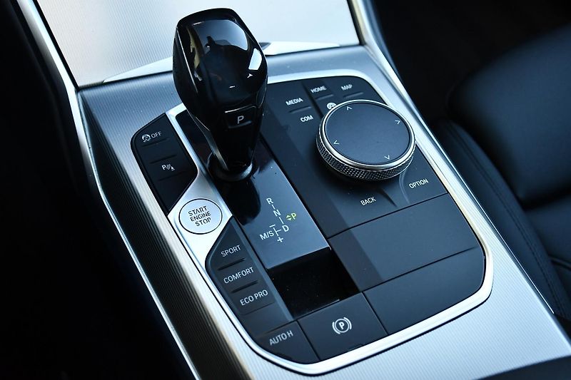 BMW Řada 3 320D xDrive 2xALU 1M ČR - fotka 26 z 38