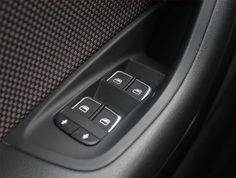 Audi A6 (2017) S line 2.0 TDI, Automat, Kůže - fotka 16 z 22