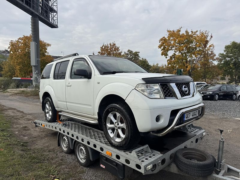 Nissan Pathfinder (2008) 2.5DCI 125kw AT 4x4 - fotka 7 z 24