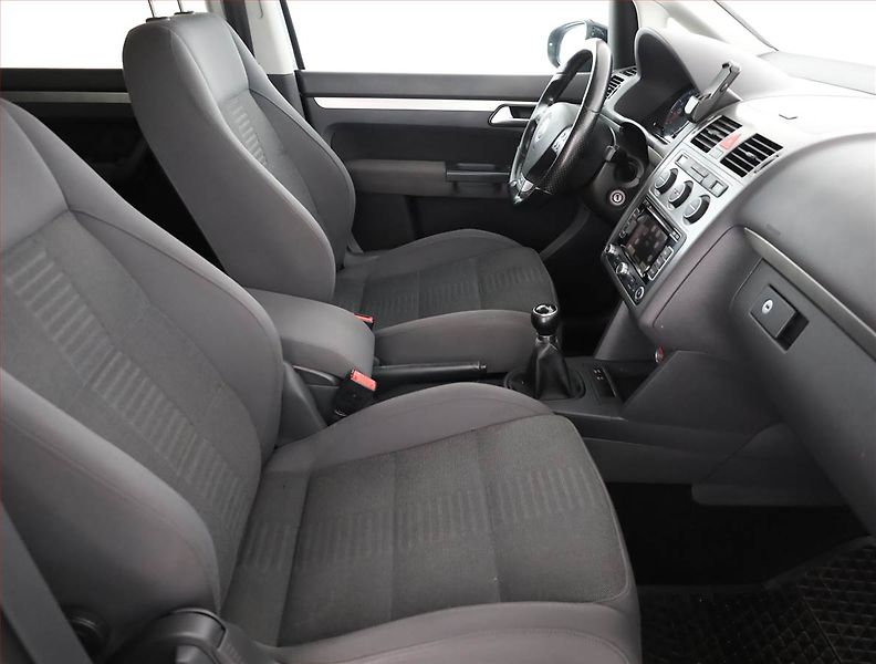 Volkswagen Touran (2010) Highline 1.4 TSI, Serv.kniha - fotka 7 z 17