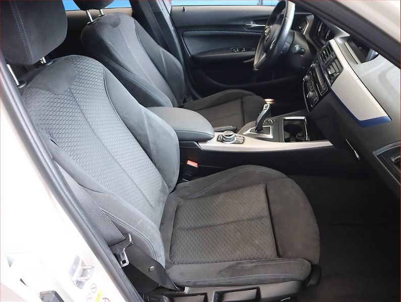 BMW Řada 1 (2018) M Sport 118i, Automat - fotka 9 z 21