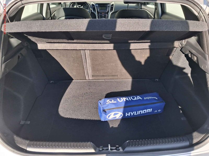 Hyundai i30 (2013) 1.4 i, 1.maj,ČR, AC, tempo - fotka 7 z 13