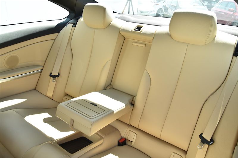 BMW Řada 4 428i 180kW SERVISNÍ KNIHA ČR - fotka 11 z 25