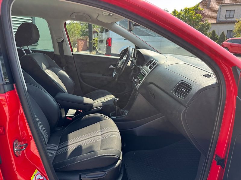 Volkswagen Polo (2012) 1.2 TSI MATCH 66kW - fotka 27 z 42