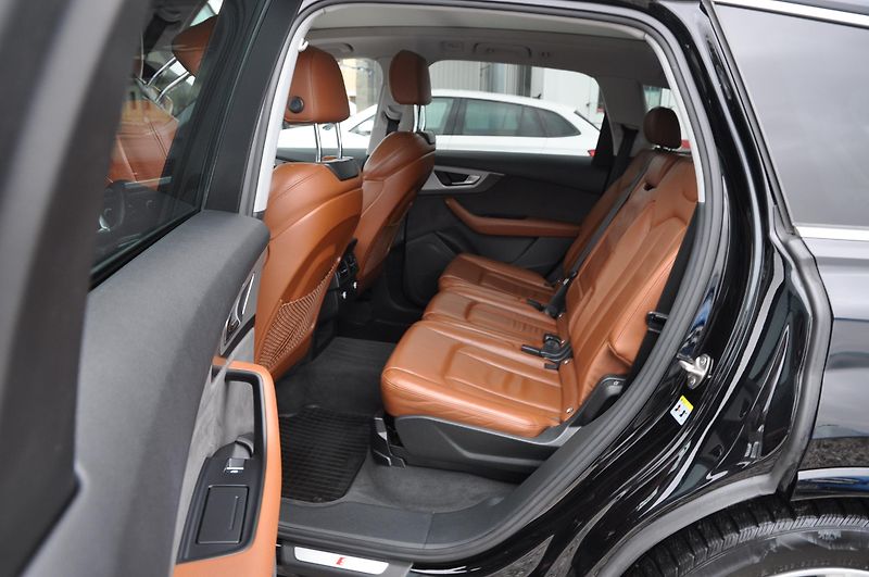 Audi Q7 3.0TFSi 245kW 4x4 S-line 7.mís - fotka 9 z 28