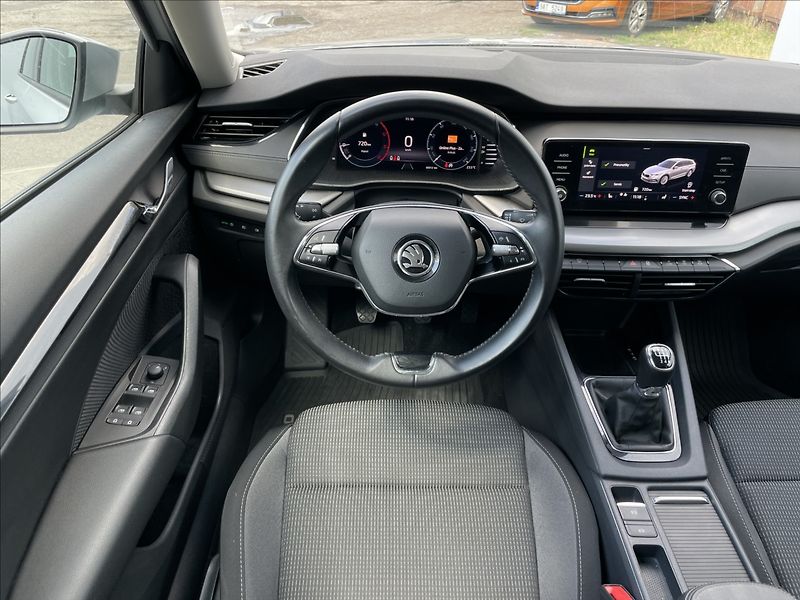 Škoda Octavia 2,0 TDI Combi Ambition Plus - fotka 7 z 23