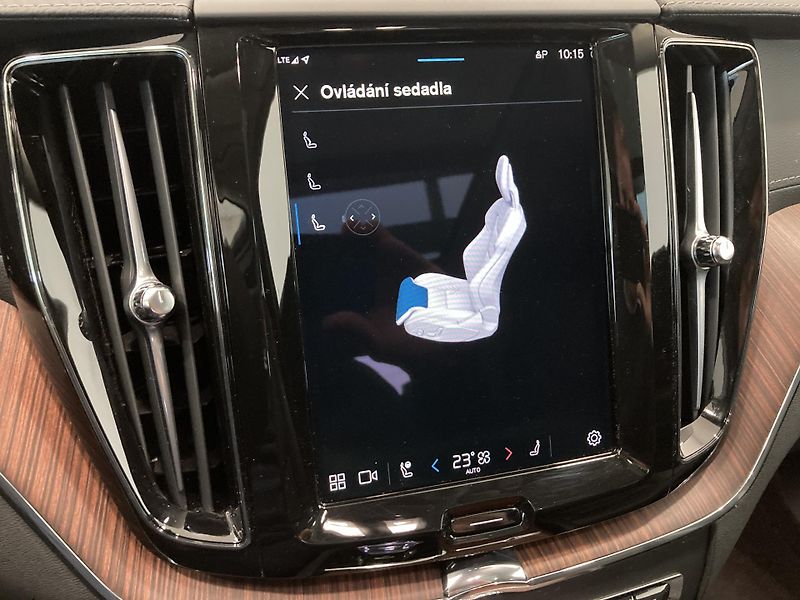 Volvo XC60 T6 eAWD Recharge Ultra Dark  - fotka 31 z 36