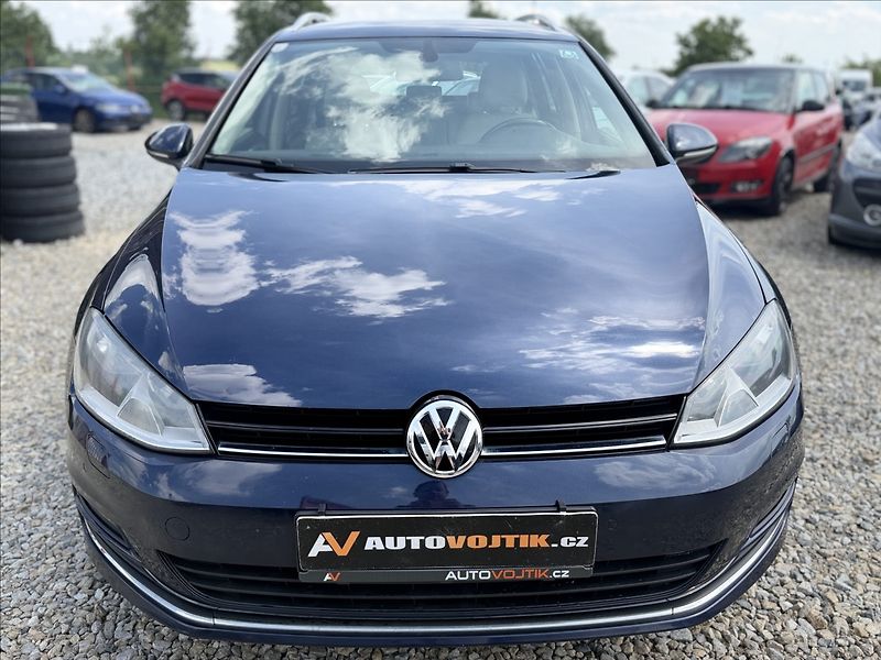 Volkswagen Golf TSI DSG F1 NAVI SERVISKA - fotka 2 z 32