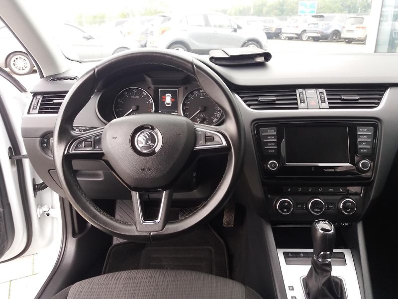 Škoda Octavia 1.4TSi,DSG,110kW,ZADÁNO !! - fotka 10 z 26